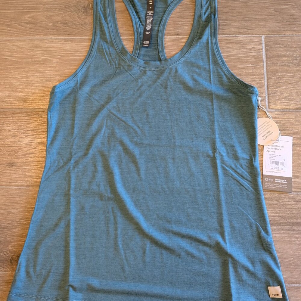 BNWT Vuori Lux Performance Tank